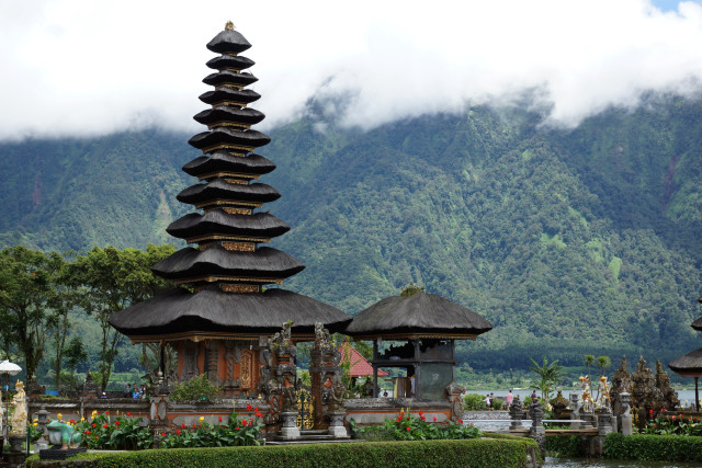 Pagodas mountain background foreground group free wallpaper - medium preview image