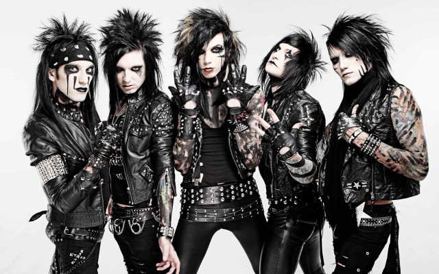Group people makeup hair posing free wallpaper - medium preview image