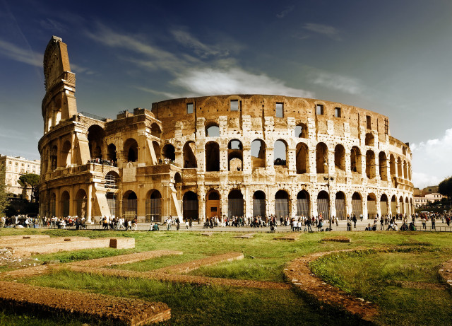 Large building tall tower people free wallpaper - medium preview image