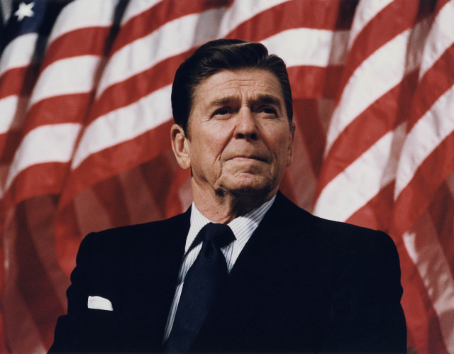 Man suit tie flag pole free wallpaper - medium preview image