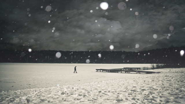 Person snow bench fire hydrant free wallpaper - medium preview image