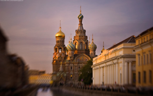 Church golden dome golden spire free wallpaper - medium preview image
