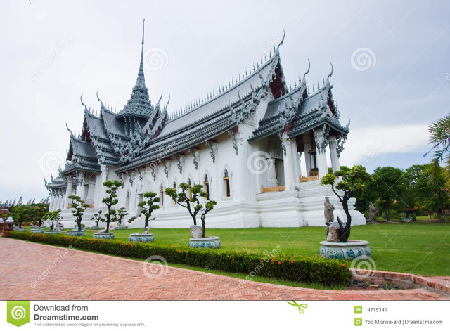 White building garden cloudy sky free wallpaper - medium preview image