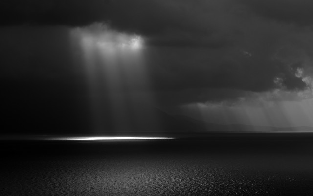 Storm ocean light clouds sunshine free wallpaper - medium preview image