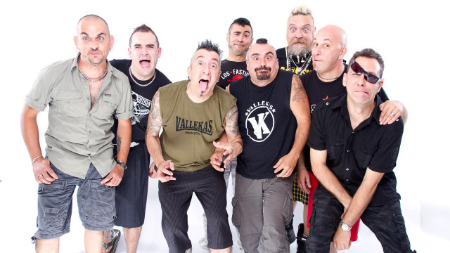 Men posing mouths open tongues free wallpaper - medium preview image