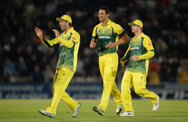 Three men yellow green uniforms free wallpaper - medium preview image