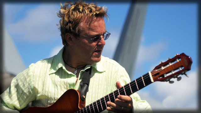Man guitar blue sky eric free wallpaper - medium preview image