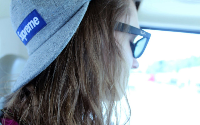 Woman hat glasses car cellphone free wallpaper - medium preview image