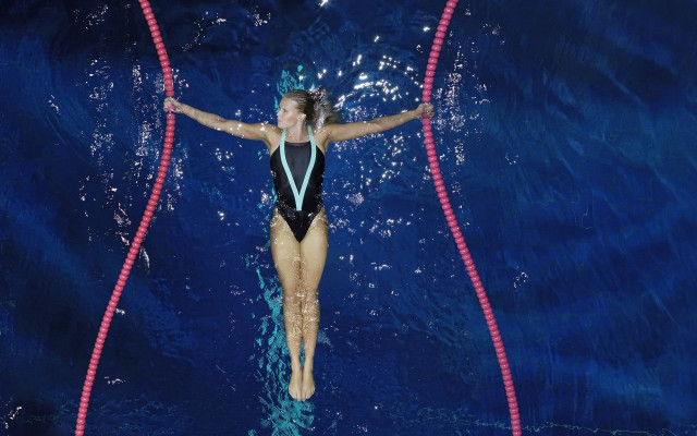Woman swimming swimsuit pink line free wallpaper - medium preview image