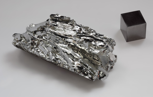 Metal block silver gray black free wallpaper - medium preview image