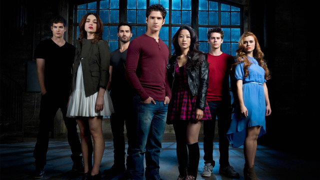 Group people window dark room free wallpaper - medium preview image