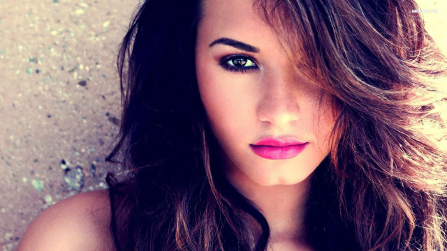 Woman long hair pink lipstick #3 free wallpaper - medium preview image