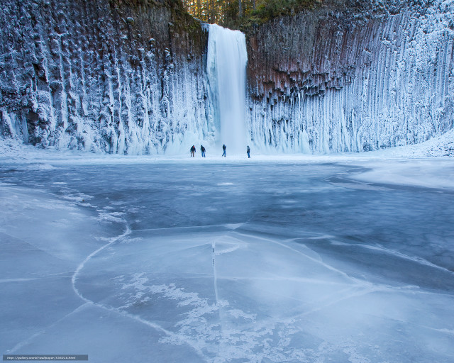 Frozen waterfall group people lake free wallpaper - medium preview image