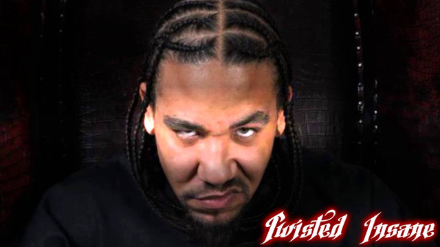 Man dreadlocks surprised blackshirt verdadism free wallpaper - medium preview image