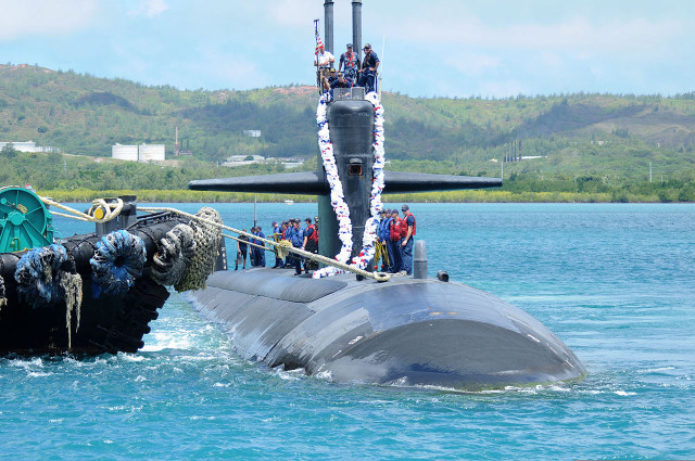 Submarine boat water cloud horizon free wallpaper - medium preview image