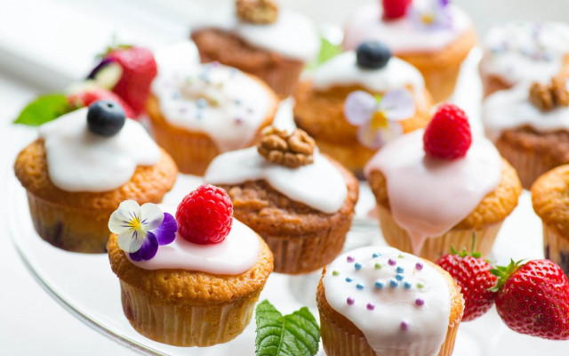 Cupcakes with frosting and fruit free wallpaper - medium preview image