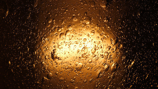 Street light rain drops dark free wallpaper - medium preview image