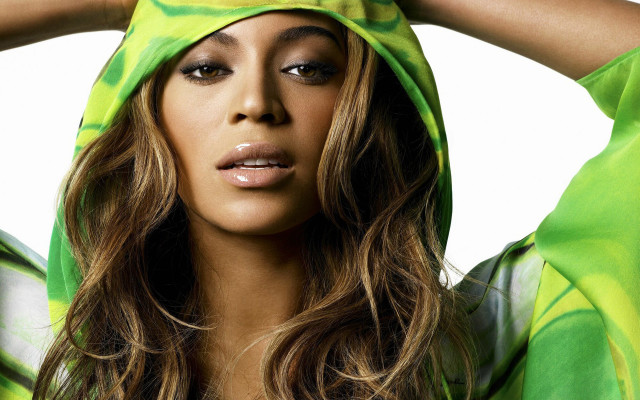 Woman green scarf green dress free wallpaper - medium preview image