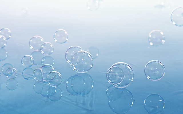 Bubbles floating blue surface water free wallpaper - medium preview image