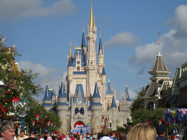 Castle people walking sky background free wallpaper - medium preview image