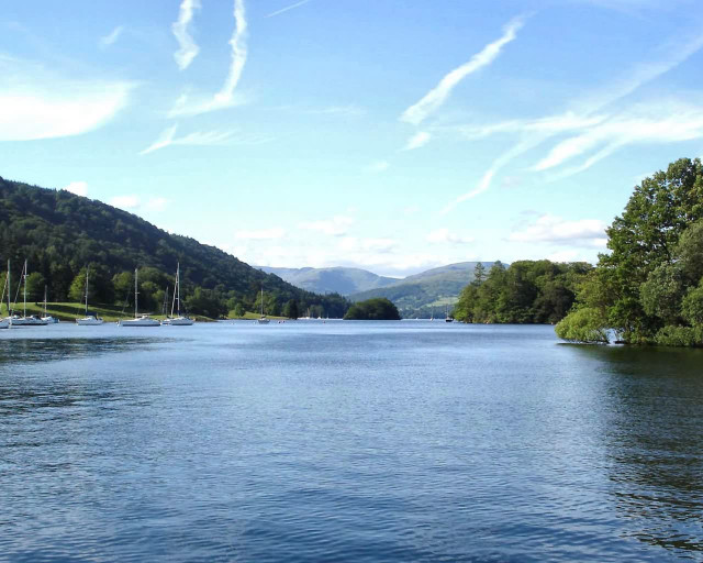 Lake mountain boats trees bridge free wallpaper - medium preview image