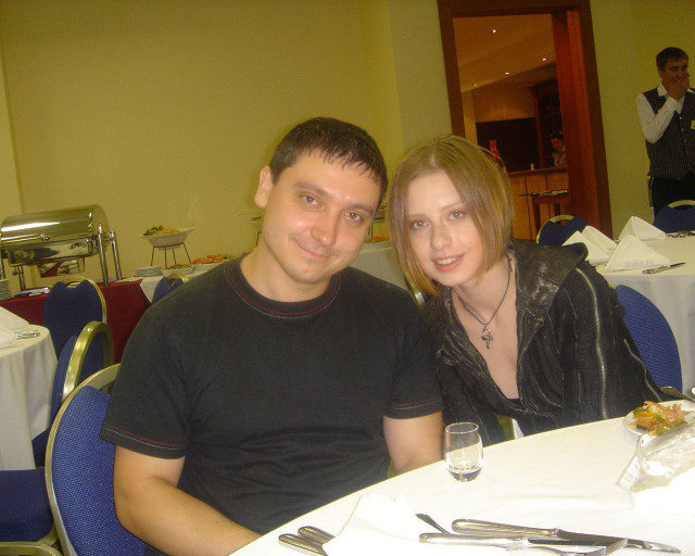 Man woman table wine glass free wallpaper - medium preview image