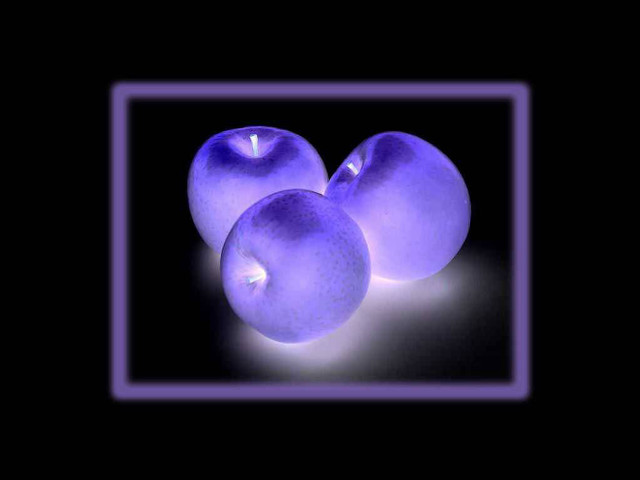 Glowing apples dark square frame free wallpaper - medium preview image