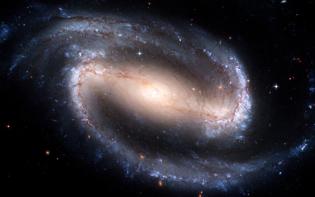 Spiral galaxy blue center stars #4 free wallpaper - medium preview image