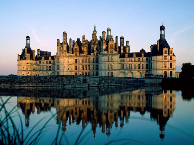 Castle moat bridge dusk reflection free wallpaper - medium preview image