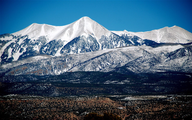 Mountain range snow blue sky #3 free wallpaper - medium preview image