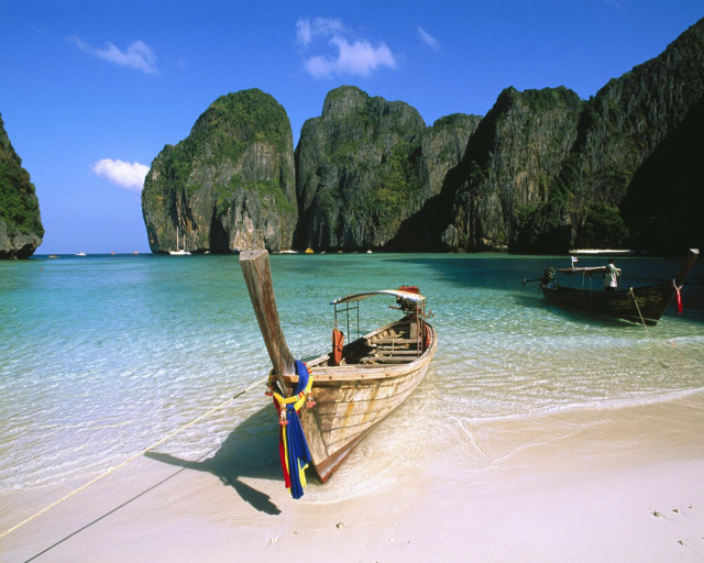 Boat beach mountain blue sky #2 free wallpaper - medium preview image