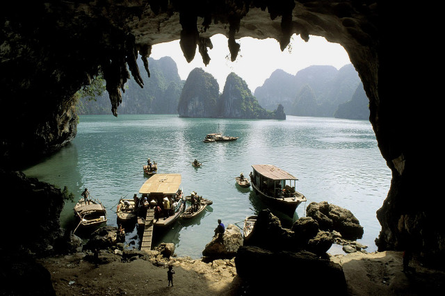 Boats lake mountains rocks people #2 free wallpaper - medium preview image