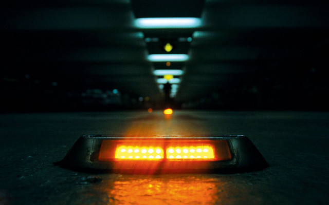 Street light night tunnel blurry free wallpaper - medium preview image