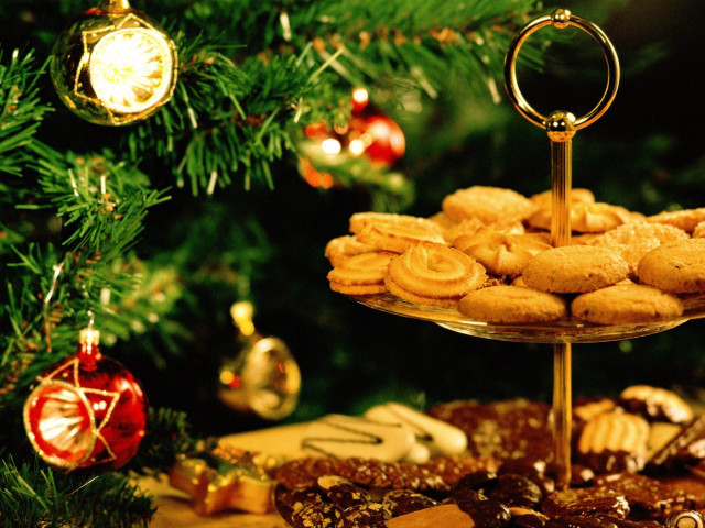 Cookies treats christmas tree ornaments #3 free wallpaper - medium preview image