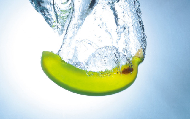Banana dropping water splash green free wallpaper - medium preview image