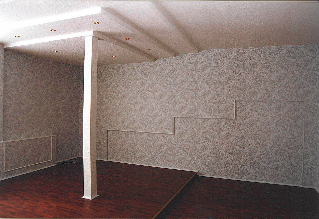 Wooden floor white column barque free wallpaper - medium preview image