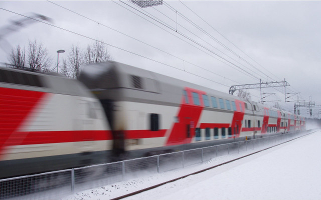 Train snow motion blur tilt free wallpaper - medium preview image
