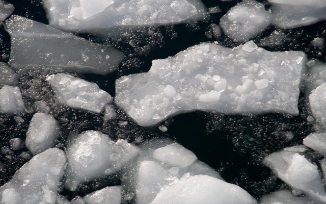 Ice chunks water droplets black free wallpaper - medium preview image