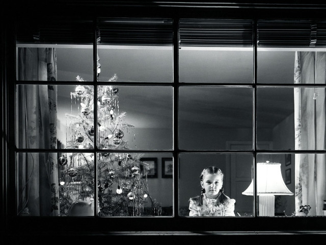 Woman window christmas 1950s creepy free wallpaper - medium preview image
