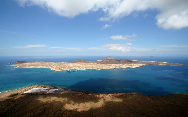 Mountain lake blue sky clouds free wallpaper - medium preview image