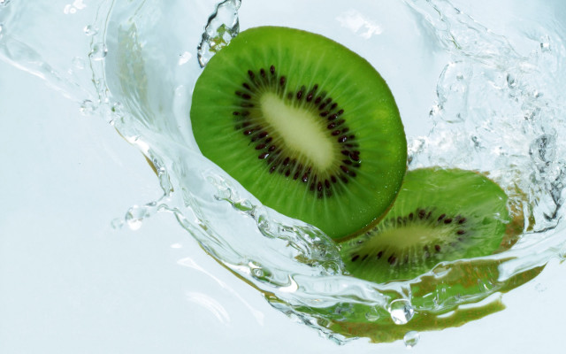 Kiwi cut in half water #2 free wallpaper - medium preview image