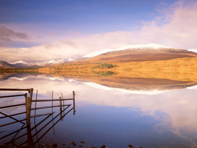 Mountain range lake reflection fence free wallpaper - medium preview image