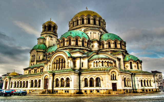 Romanesque neo gothic castle cityscape free wallpaper for desktop - medium preview image