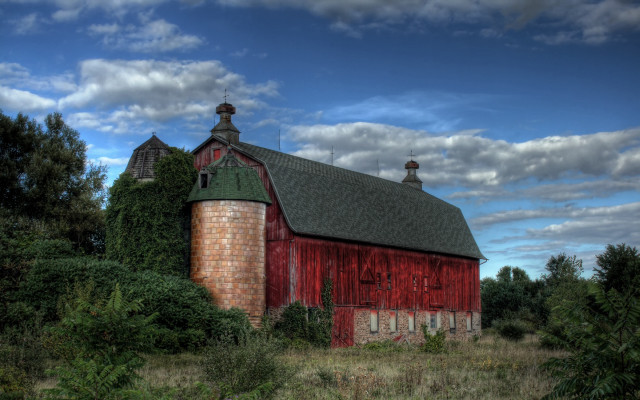 Red barn green roof tall #2 free wallpaper - medium preview image