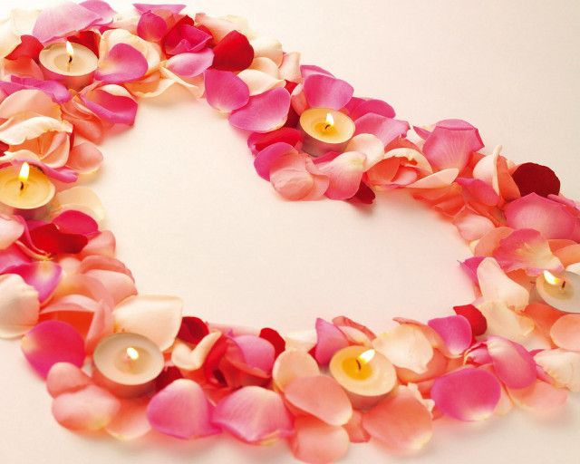 Flower lei circle white surface free wallpaper - medium preview image