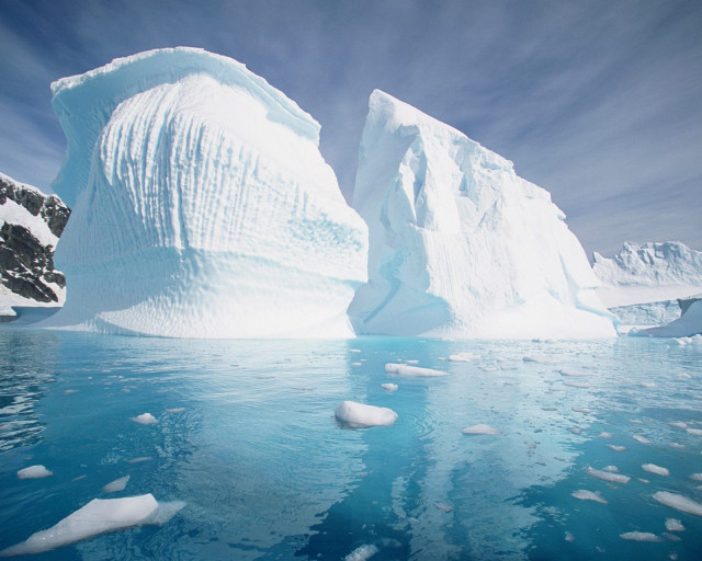 Iceberg ocean mountain snow floating free wallpaper - medium preview image