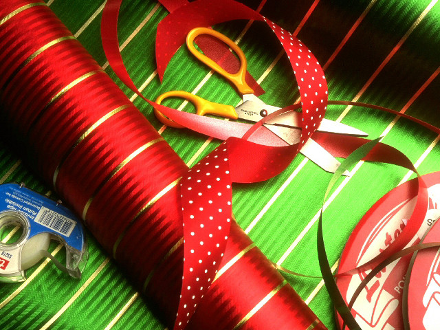 Scissors red ribbon green tablecloth free wallpaper - medium preview image