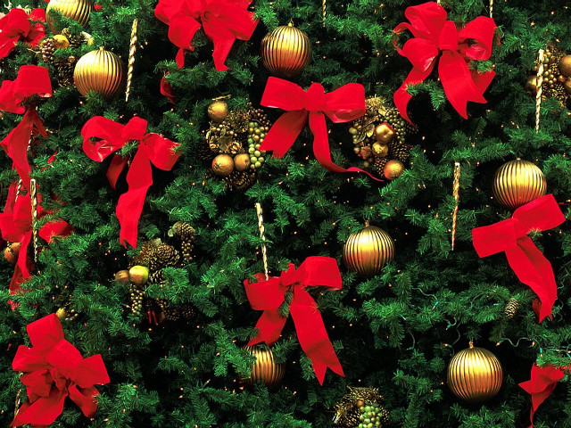 Christmas tree red bows gold free wallpaper - medium preview image