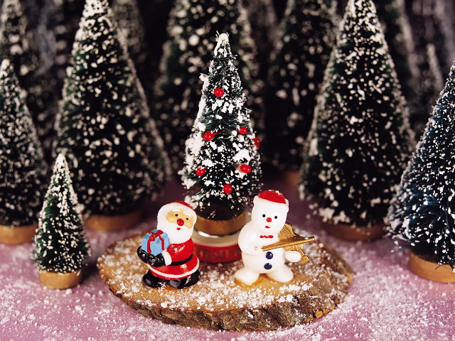 Small christmas tree snowmen santa #4 free wallpaper - medium preview image