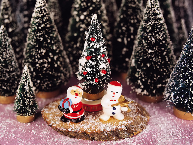 Small christmas tree snowmen santa #2 free wallpaper - medium preview image